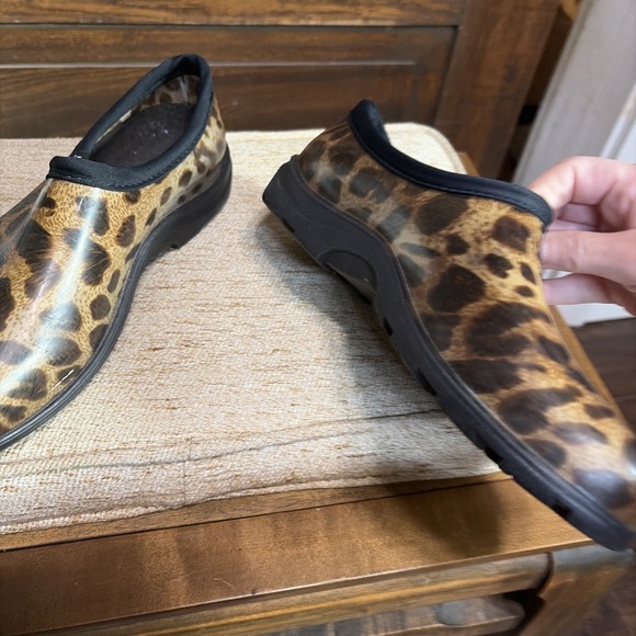 Women's Size 8 Sloggers Red Paisley Animal Print Lot Of 2 - Picture 16 of 16